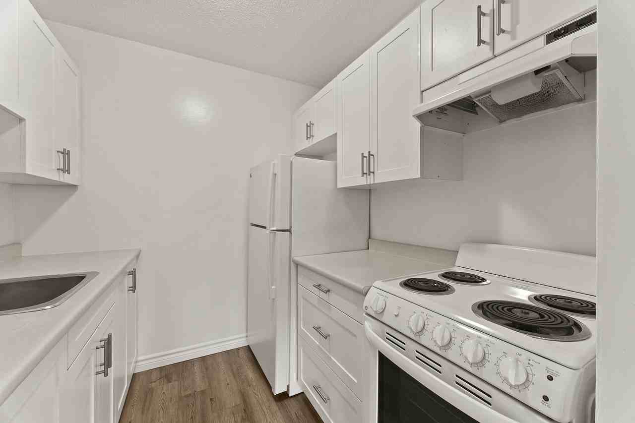 Rivershore Tower Apartments - Photo 5 of 20