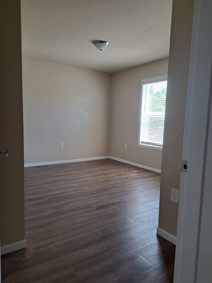 426 Roxy Ln #2 - Photo 6 of 9