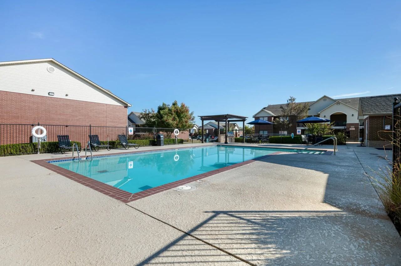 Yukon on 15th - Photo 3 of 14