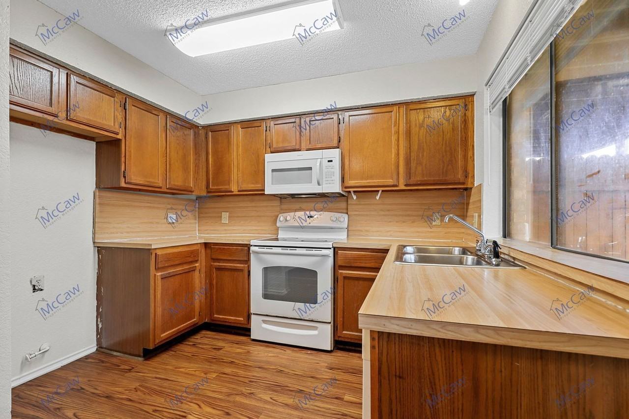 800 Bluebonnet Dr #B - Photo 7 of 24