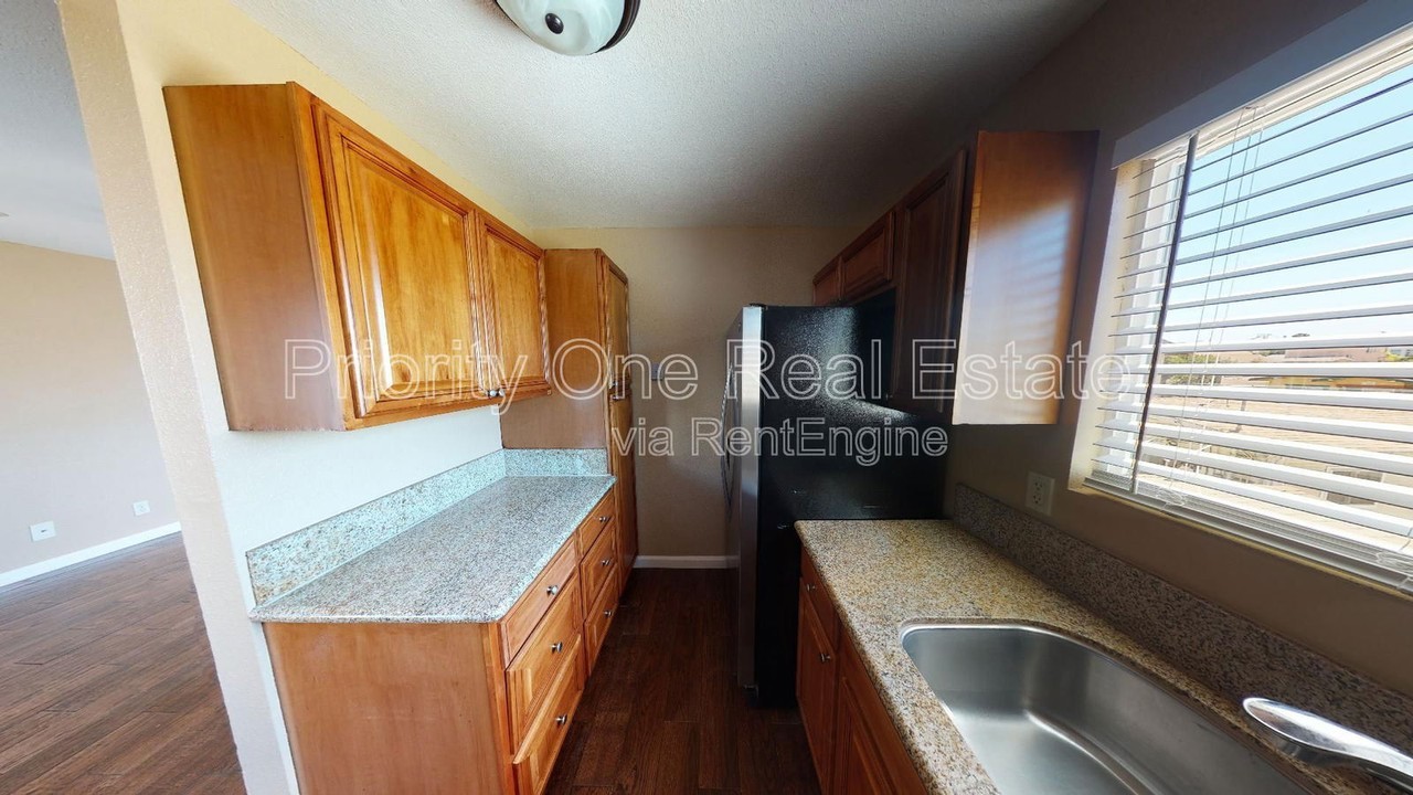 3813 46th St #4 - Photo 7 of 19