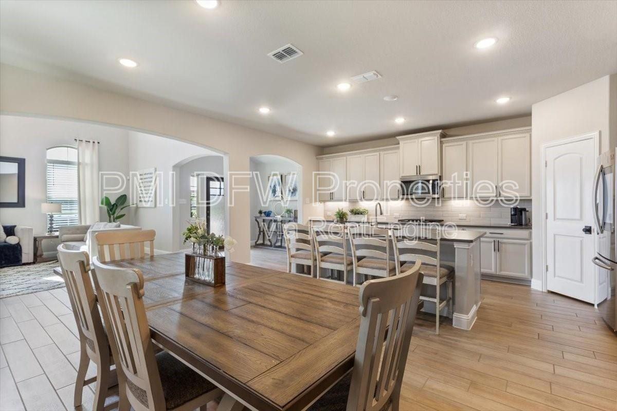 7313 Willow Thorne Drive - Photo 6 of 20