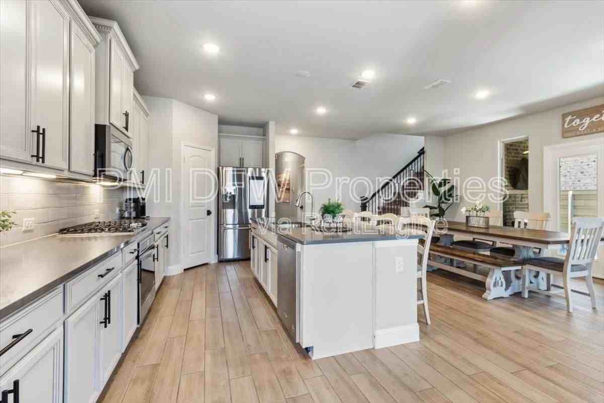 7313 Willow Thorne Drive - Photo 7 of 20