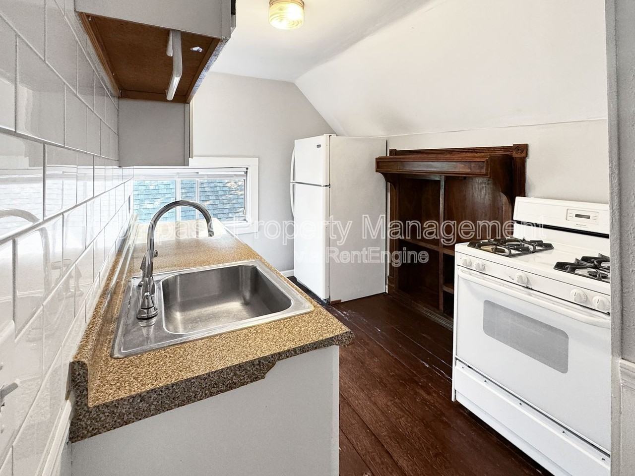 201 Lafayette Ave Ne #2 - Photo 3 of 6