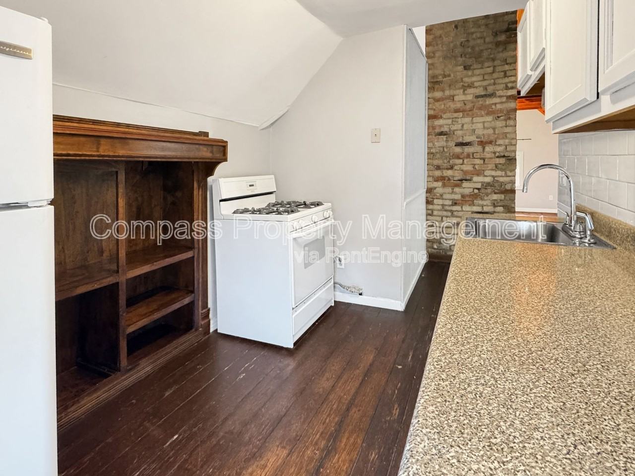 201 Lafayette Ave Ne #2 - Photo 4 of 6