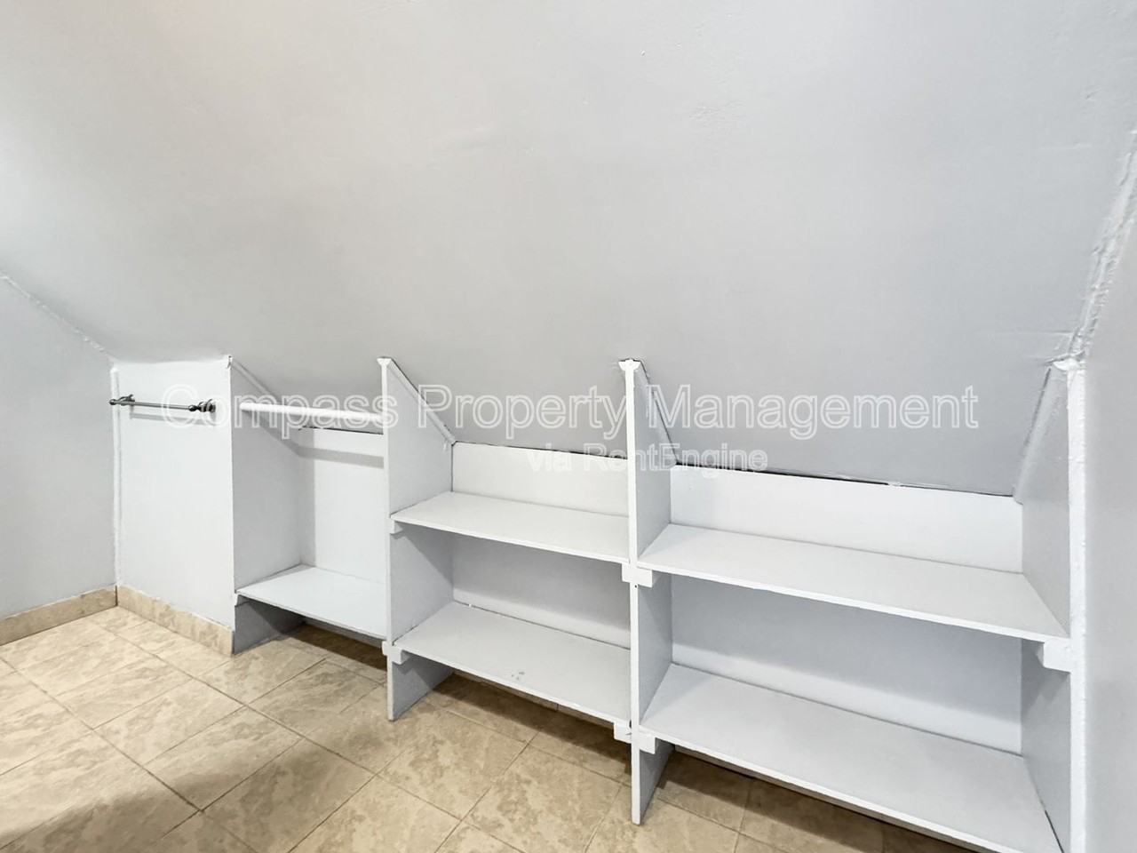 201 Lafayette Ave Ne #2 - Photo 5 of 6
