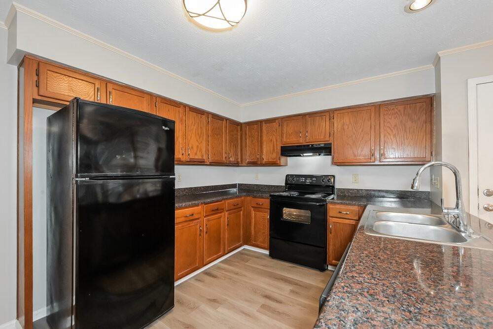 2481 Meadowglen Trl - Photo 5 of 17