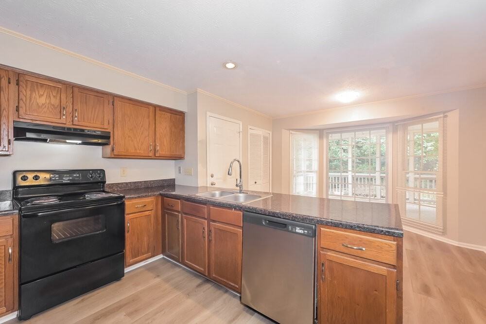 2481 Meadowglen Trl - Photo 6 of 17