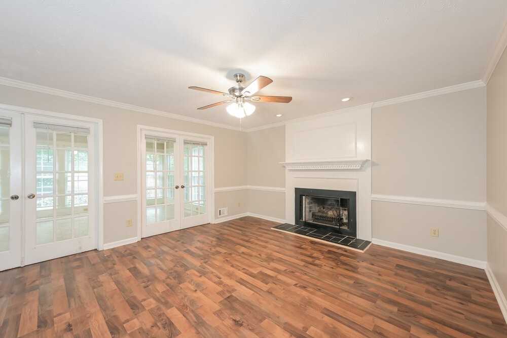 2481 Meadowglen Trl - Photo 7 of 17