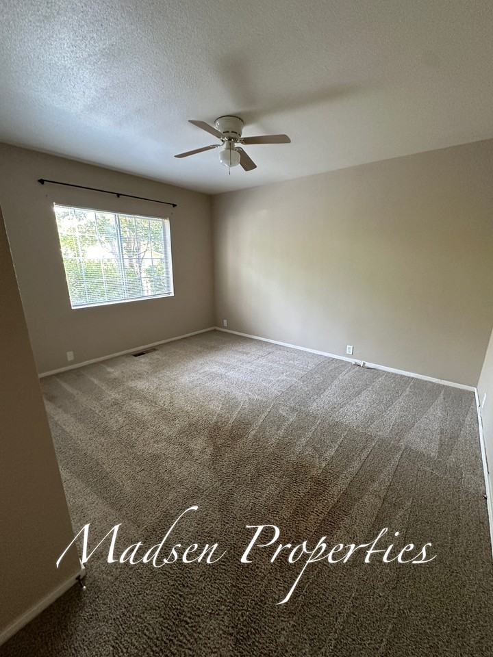 381 E 9th St #1 - Photo 5 of 43