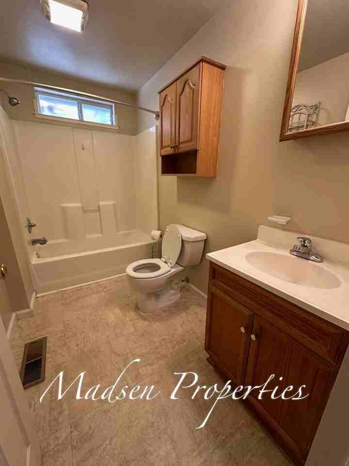 381 E 9th St #1 - Photo 5 of 43