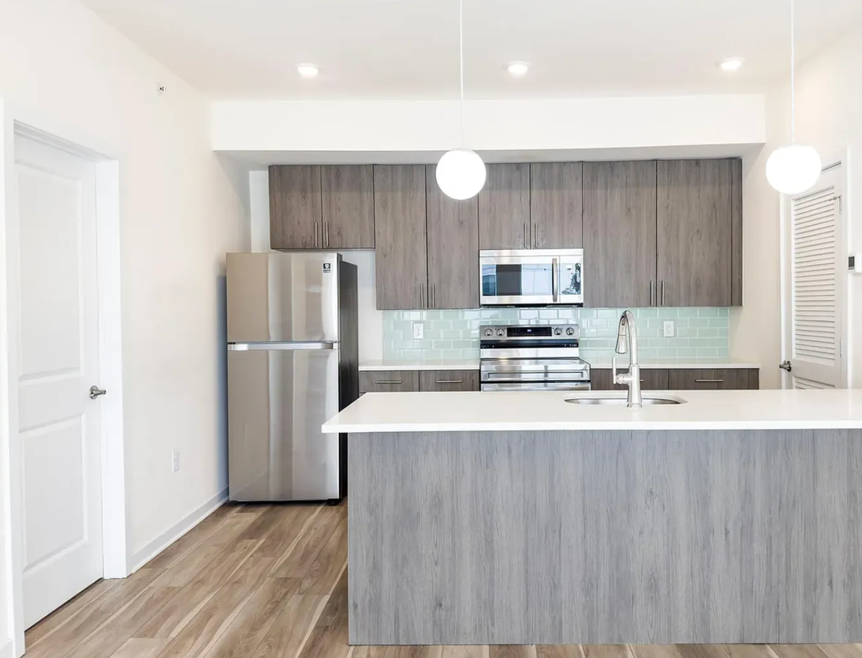 Modern Apartments in Old Kensington - Photo 3 of 38