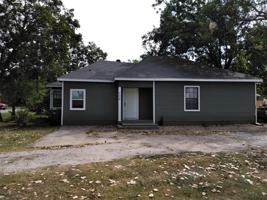 featured image of 702 S Lee St #1