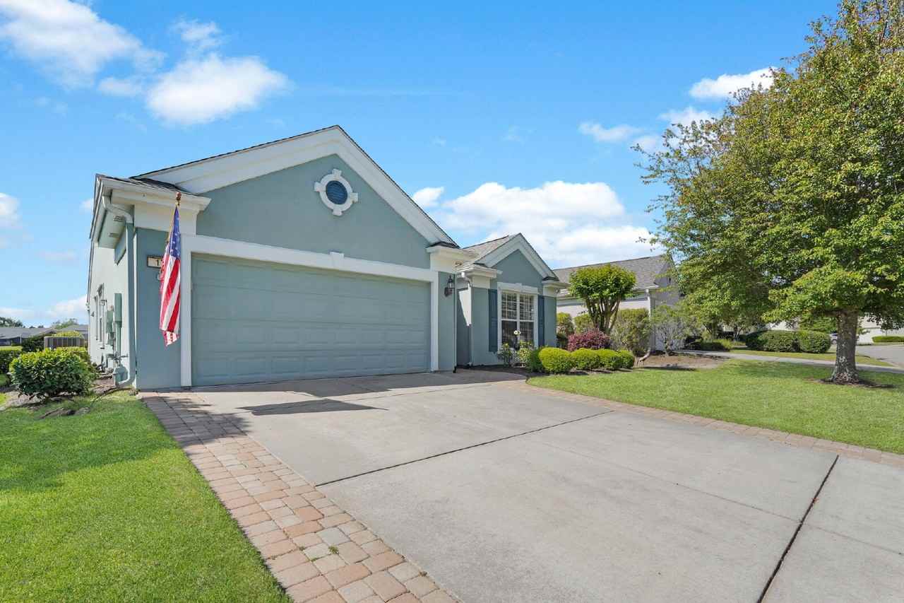 17 Thomas Bee Dr - Photo 4 of 50