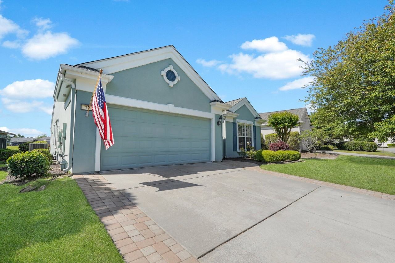 17 Thomas Bee Dr - Photo 5 of 50