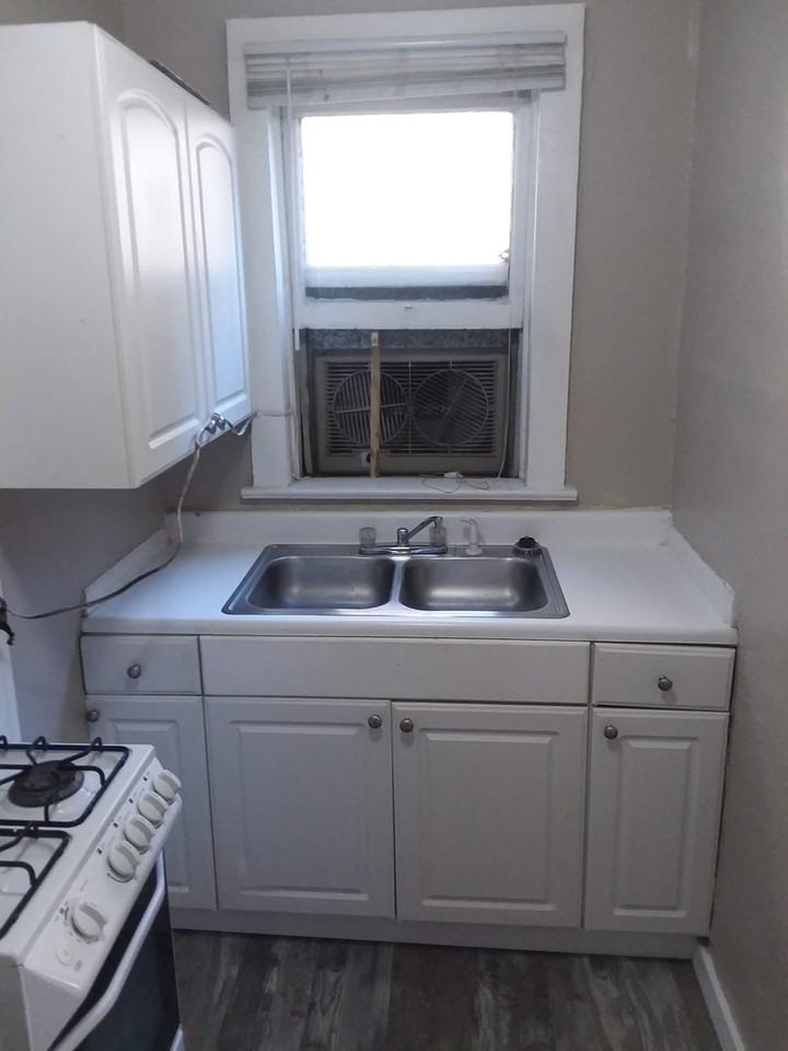 1230 N Washington St #4 - Photo 6 of 50