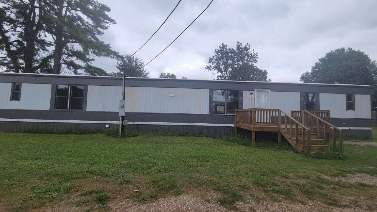 9787 Settle Rd - Photo 2 of 36