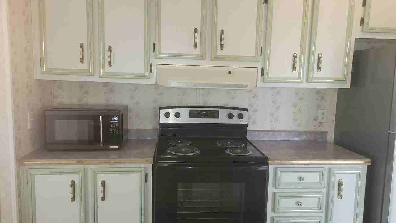 9787 Settle Rd - Photo 3 of 36