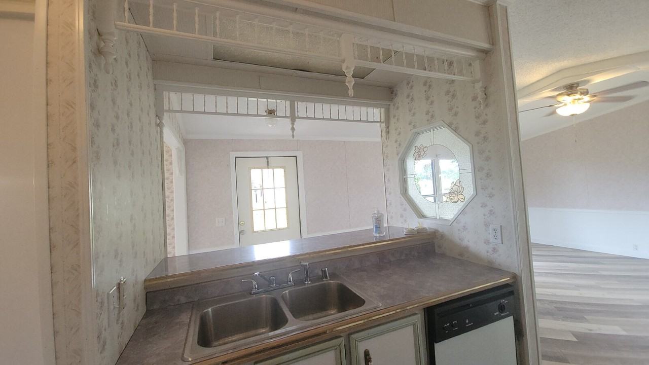 9787 Settle Rd - Photo 4 of 36
