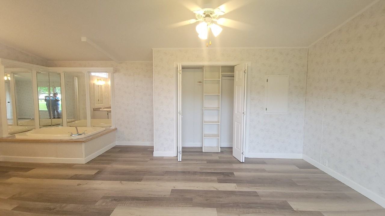 9787 Settle Rd - Photo 7 of 36
