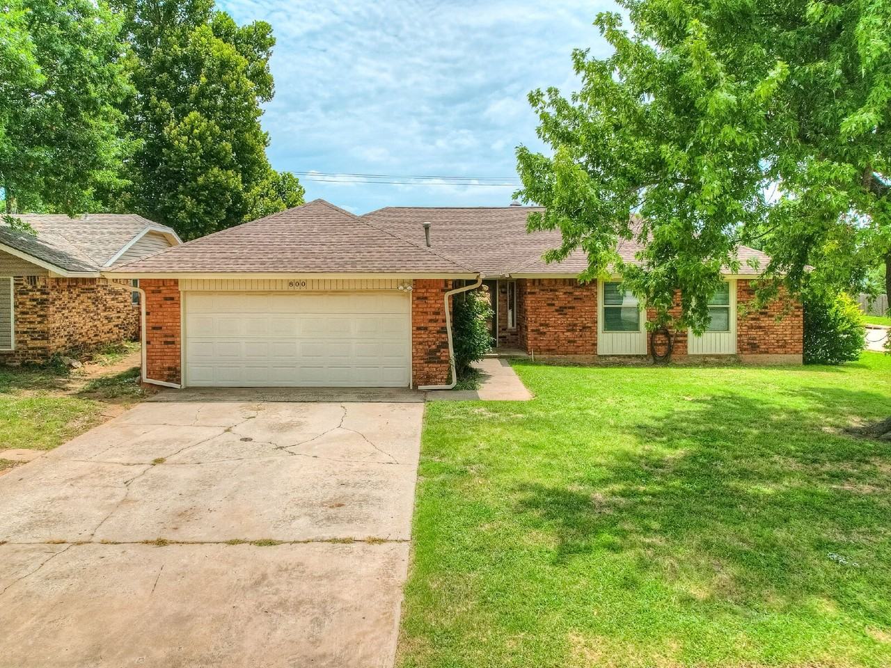 800 Royal Lane - Photo 2 of 50