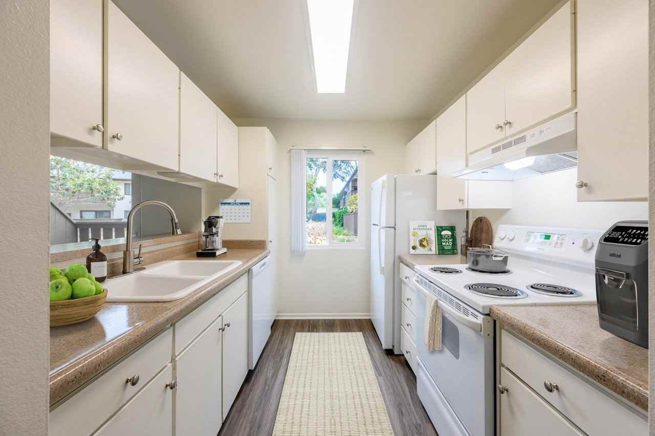 Pacific Oaks - Photo 3 of 24