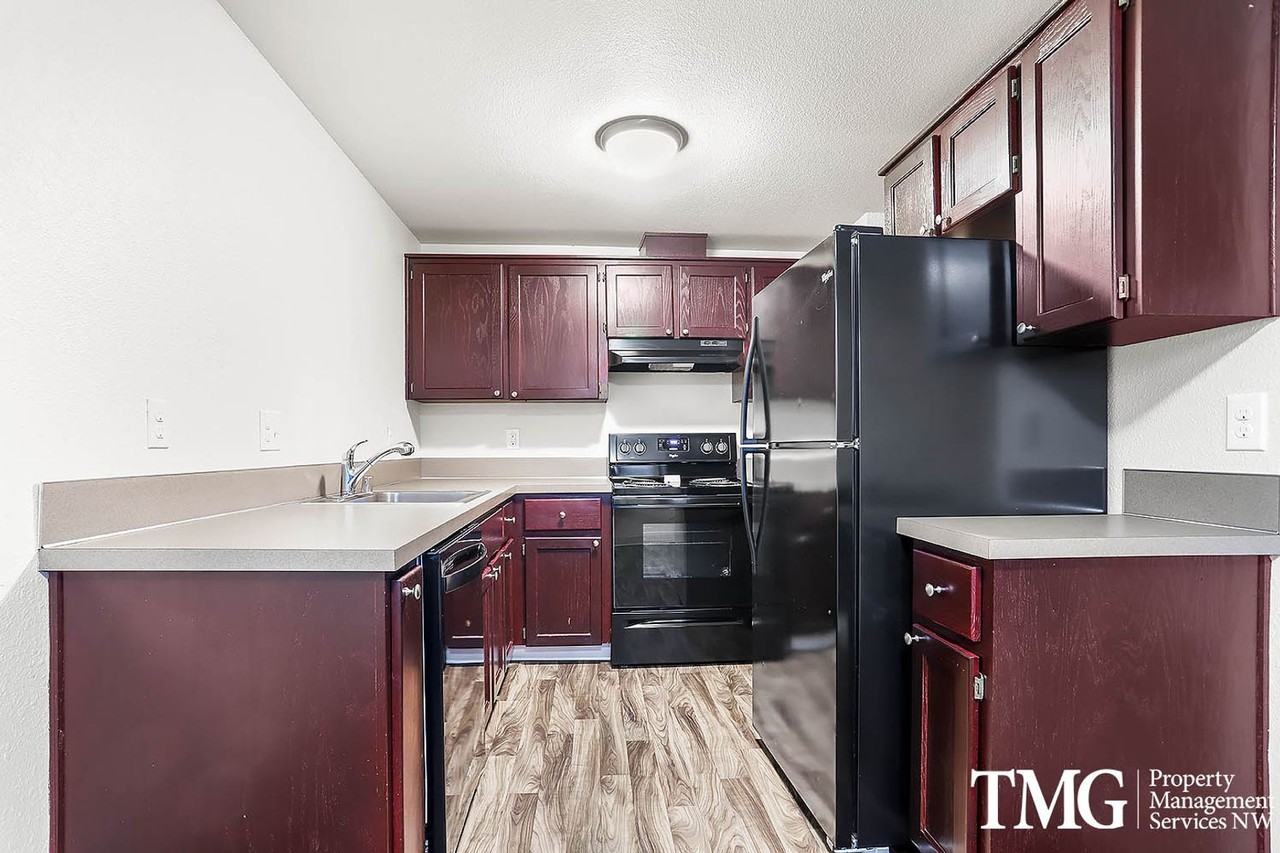 River View Apartments - Photo 5 of 37
