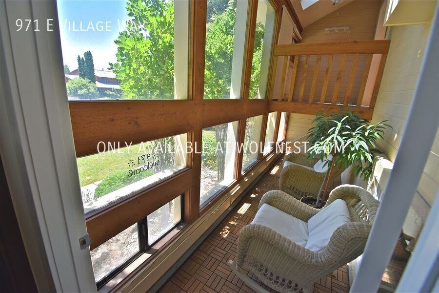 971 E Village Way - Photo 3 of 46