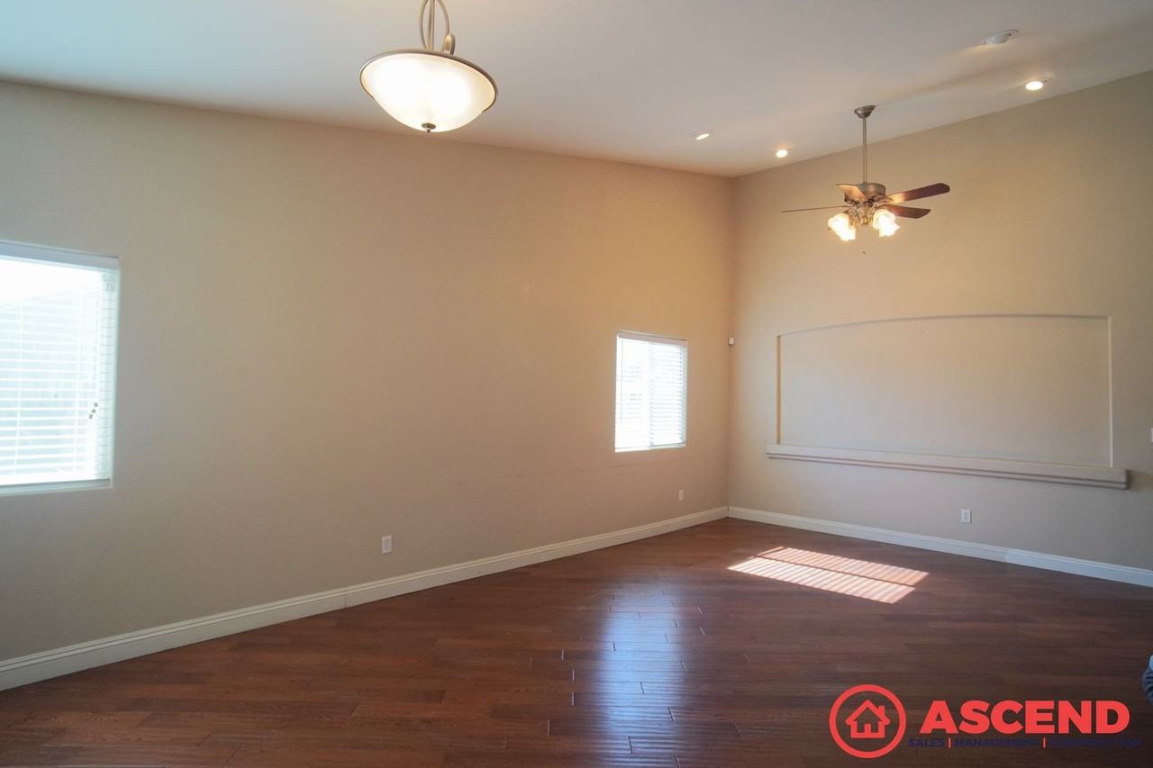 11503 Pacific Shores Dr - Photo 3 of 19
