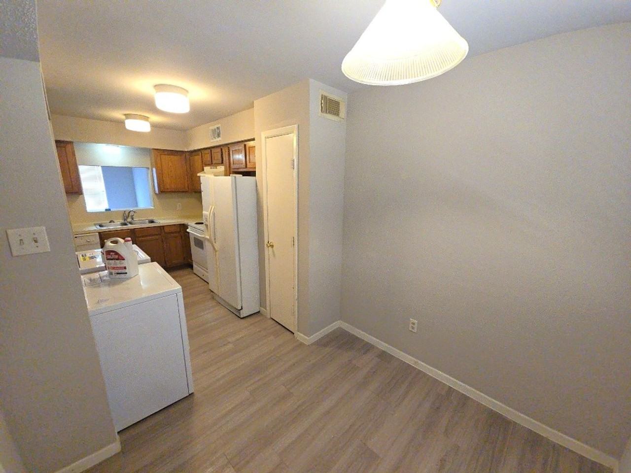 15625 Weldon Dr - Photo 3 of 26