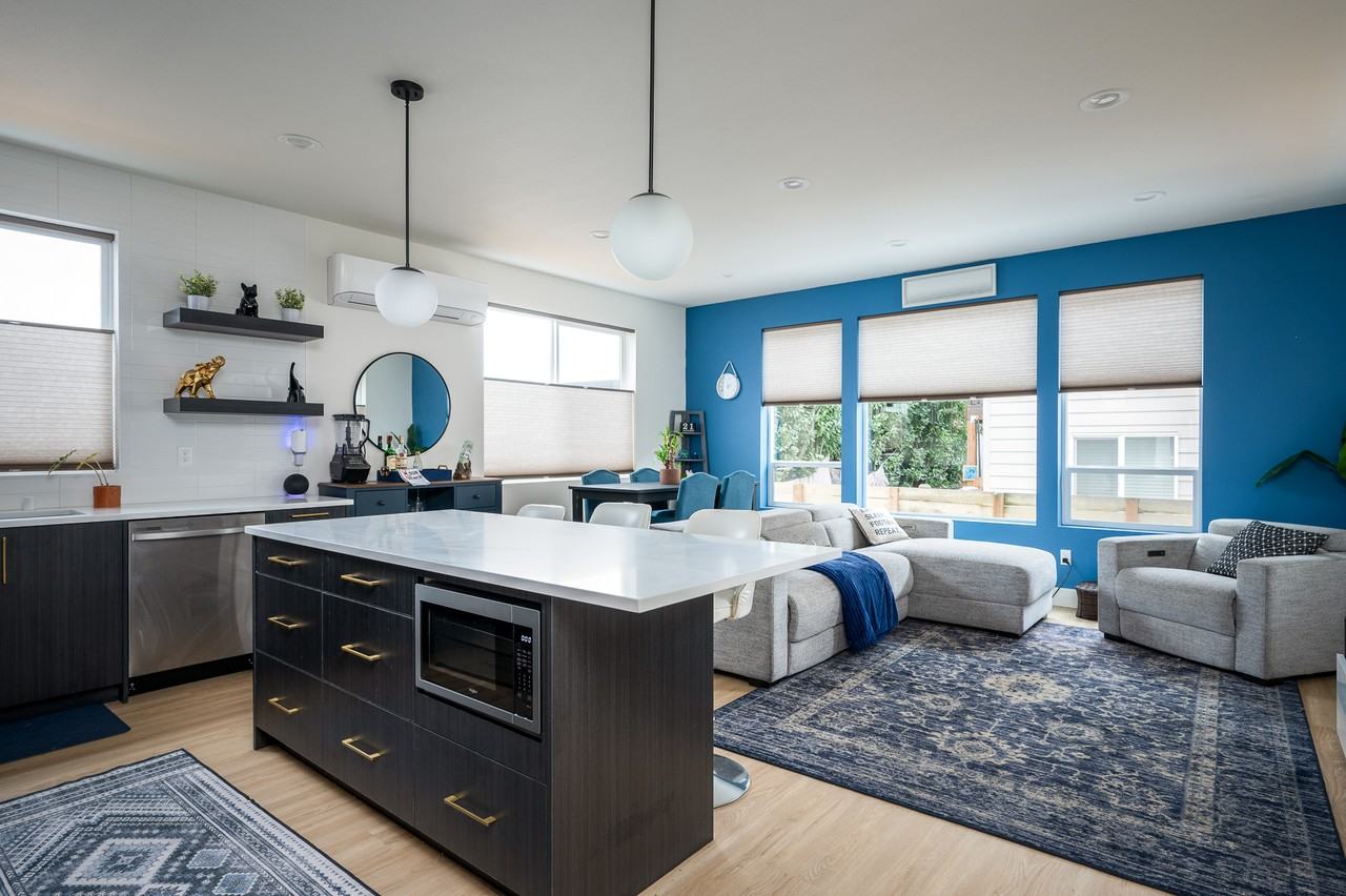 1224 W 24th St #1224 - Photo 3 of 21