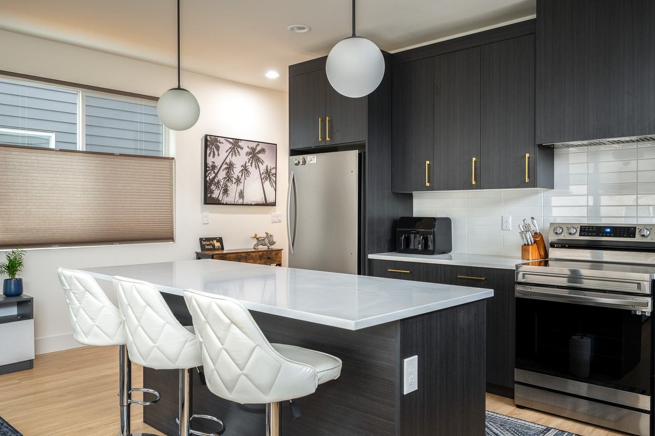 1224 W 24th St #1224 - Photo 5 of 21