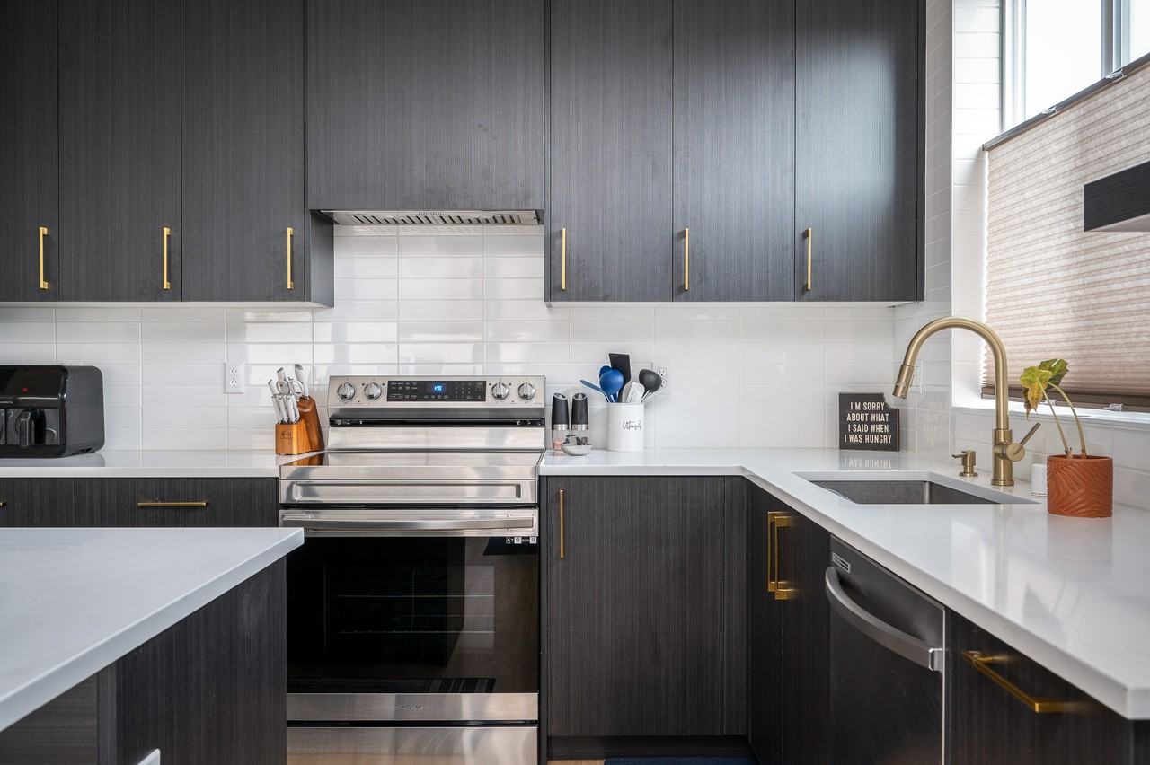 1224 W 24th St #1224 - Photo 7 of 21