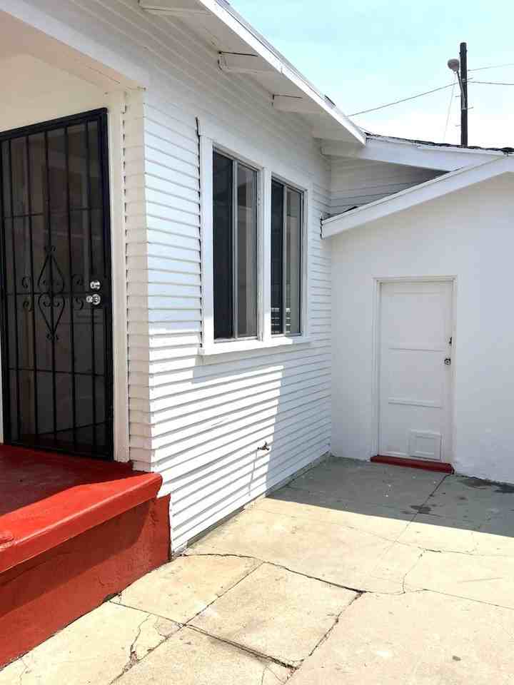 1530 S Gaffey St - Photo 2 of 23