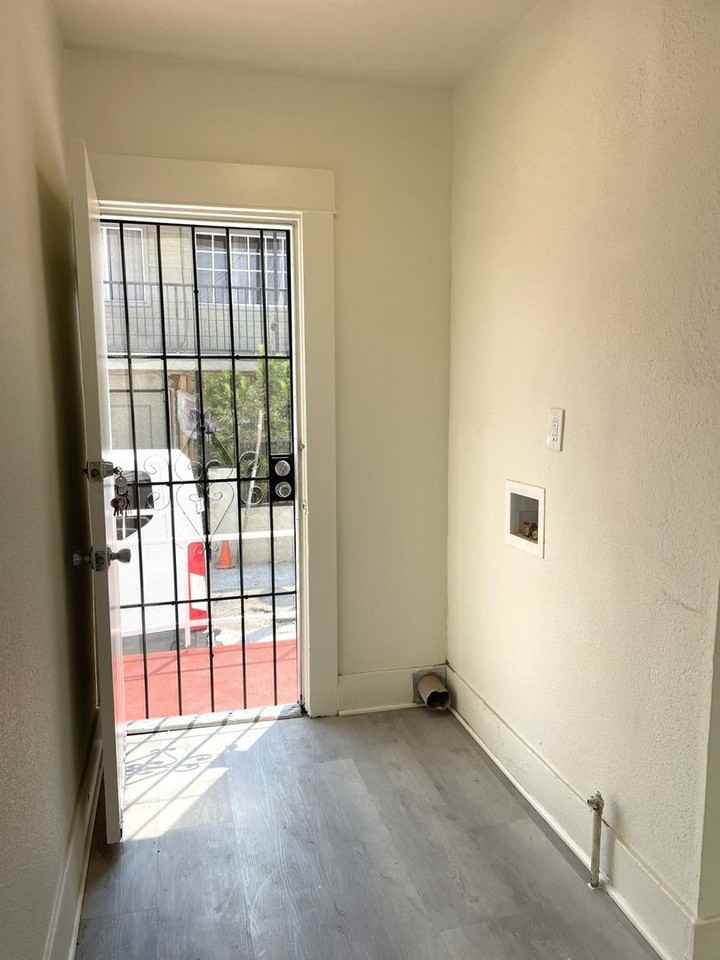 1530 S Gaffey St - Photo 7 of 23