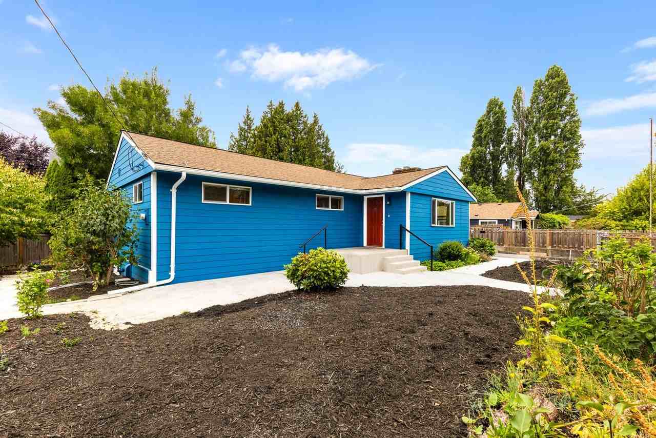 7035 16th Ave Sw - Photo 2 of 20