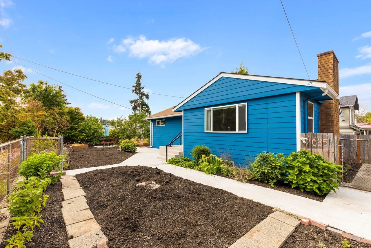 7035 16th Ave Sw - Photo 3 of 20