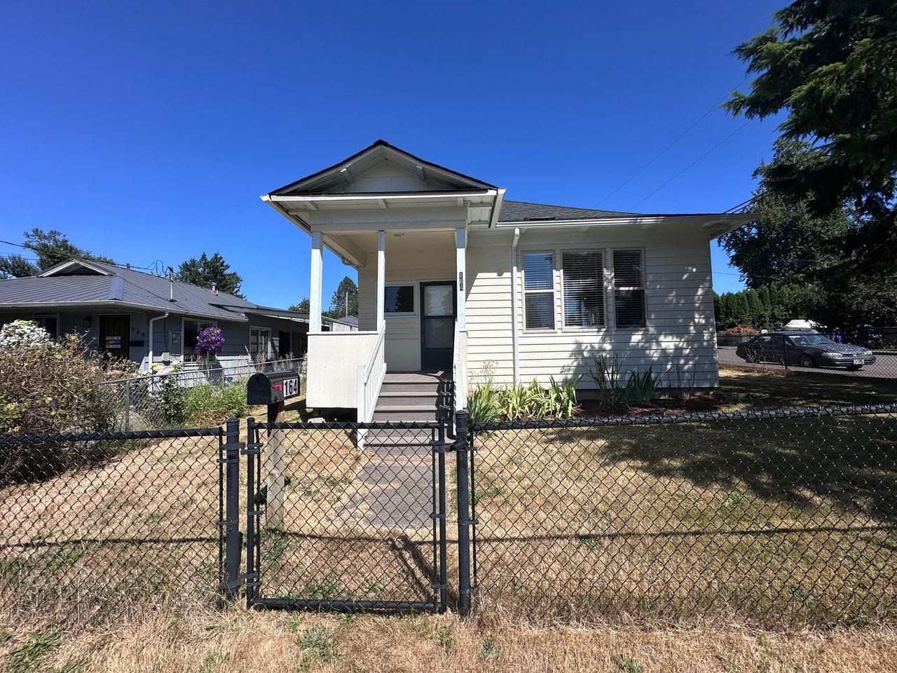 164 Se Kelly Ave - Photo 2 of 25
