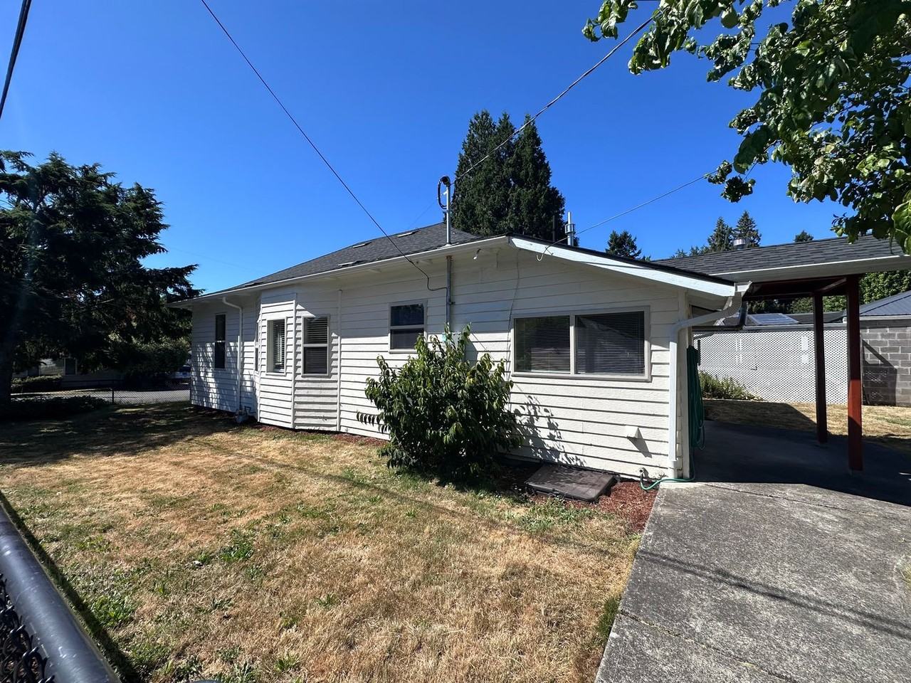 164 Se Kelly Ave - Photo 3 of 25