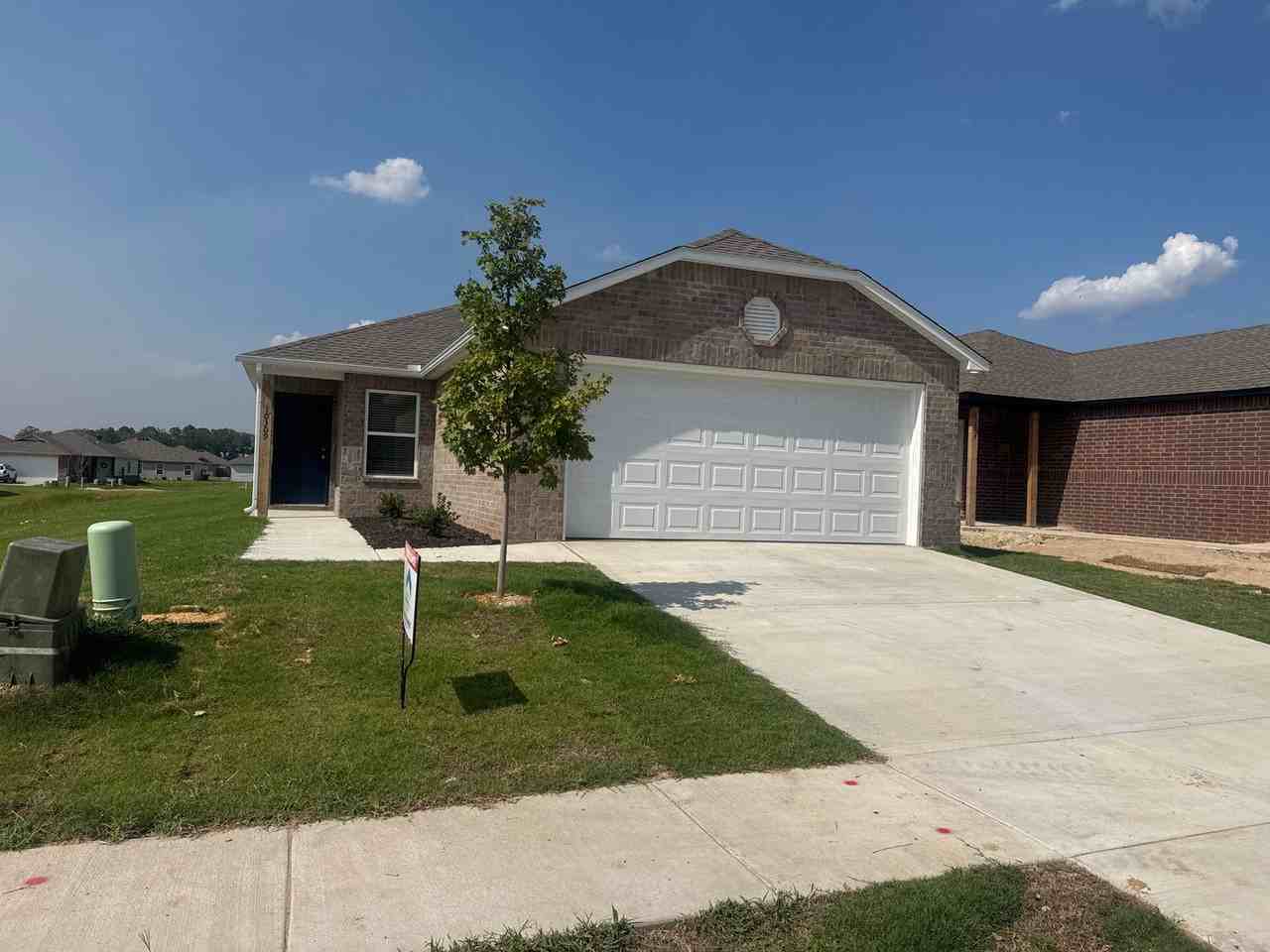 10309 Marilyn Dr - Photo 4 of 17