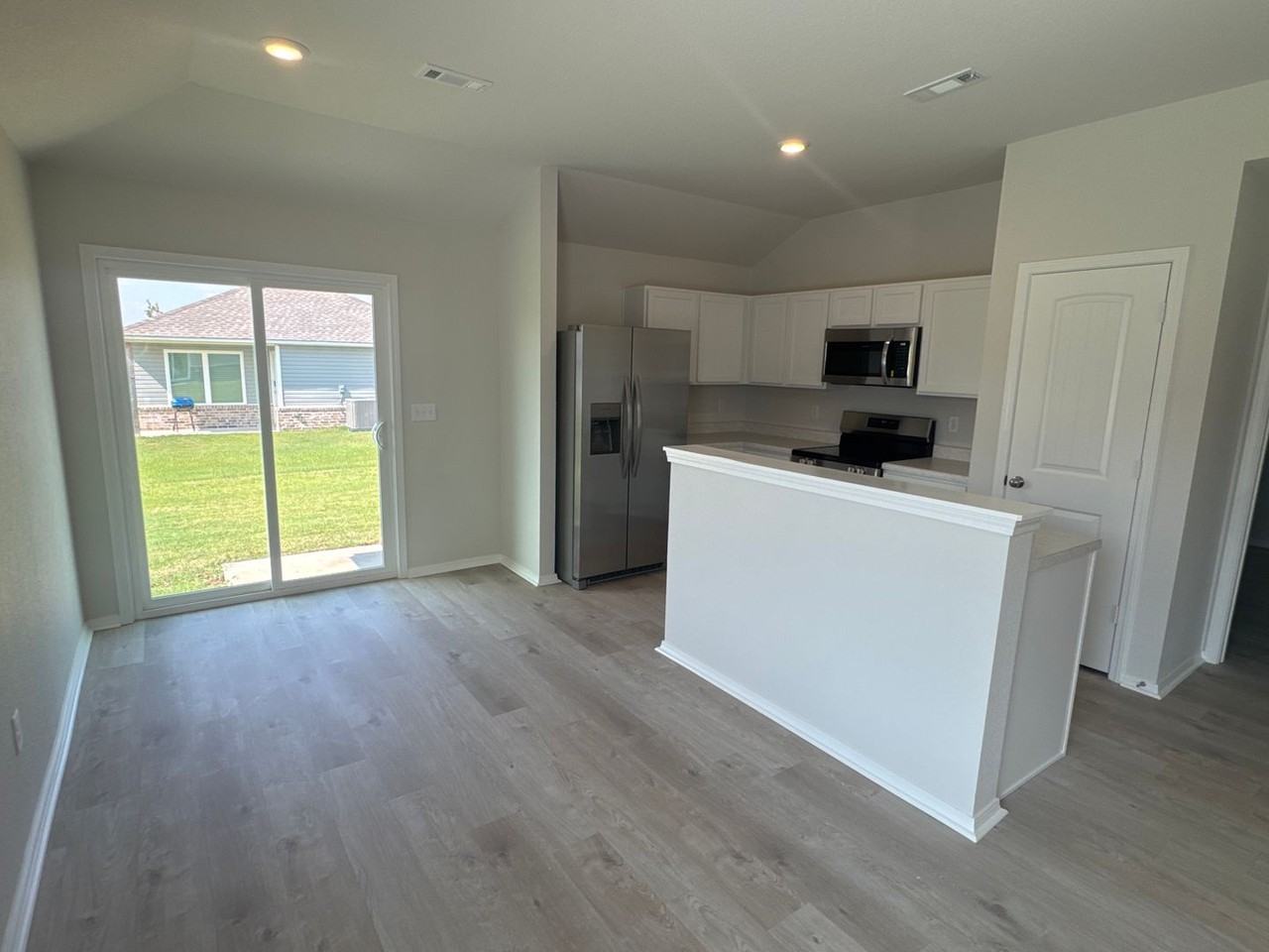 10309 Marilyn Dr - Photo 5 of 17