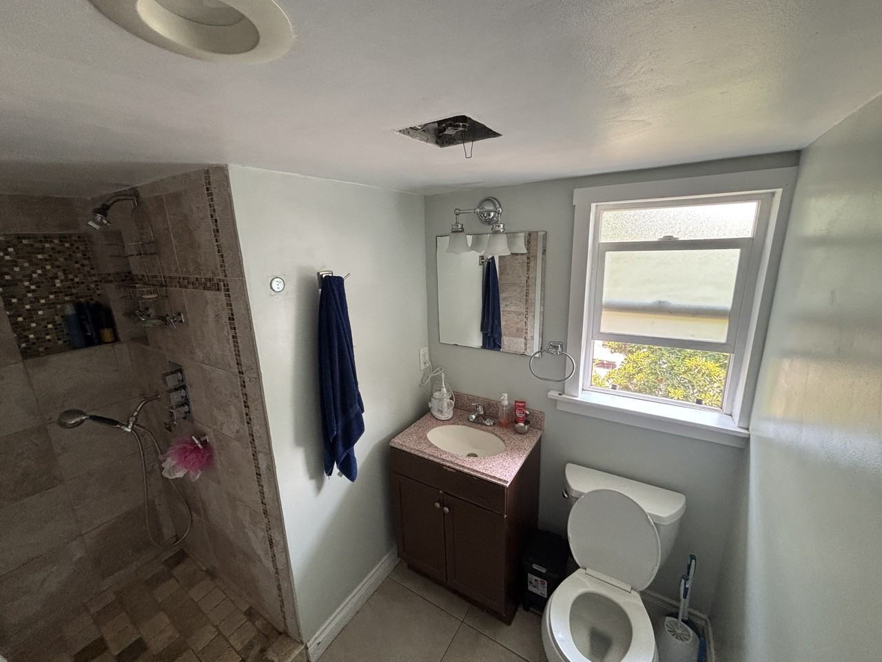 764 Laurel Ave #NA - Photo 5 of 8