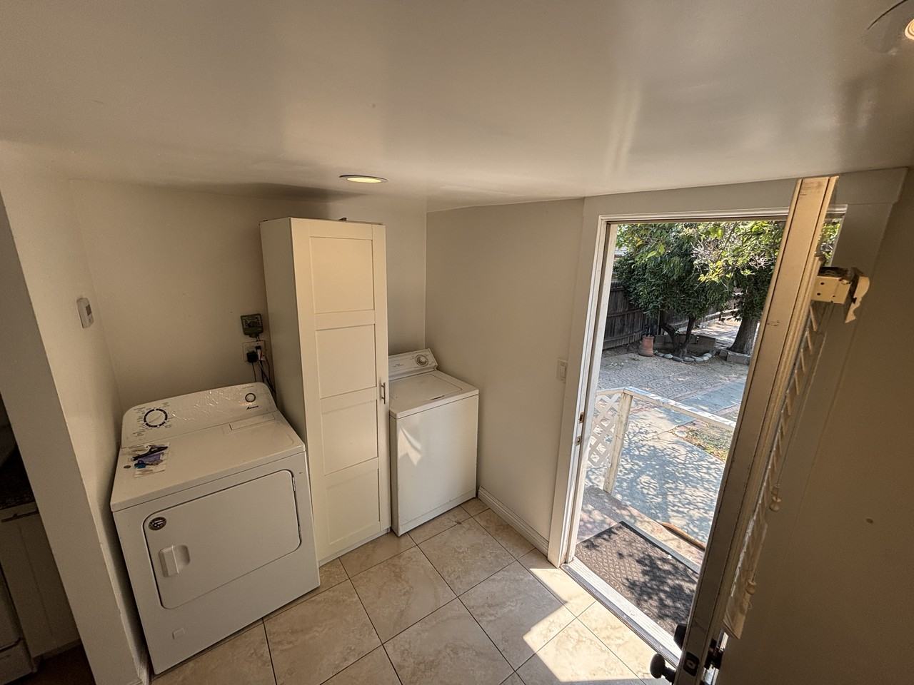 764 Laurel Ave #NA - Photo 6 of 8