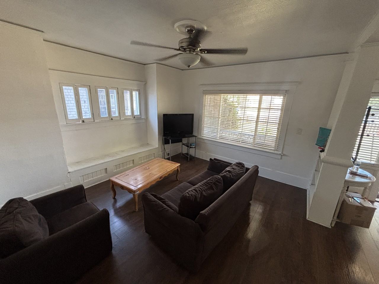 764 Laurel Ave #NA - Photo 7 of 8