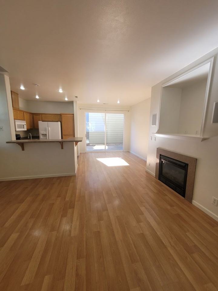 1604 Hamlet Ln - Photo 3 of 25