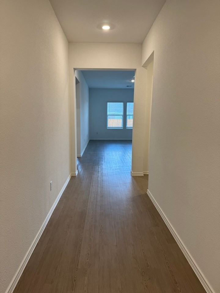 216 Misted Grass Trl - Photo 2 of 20