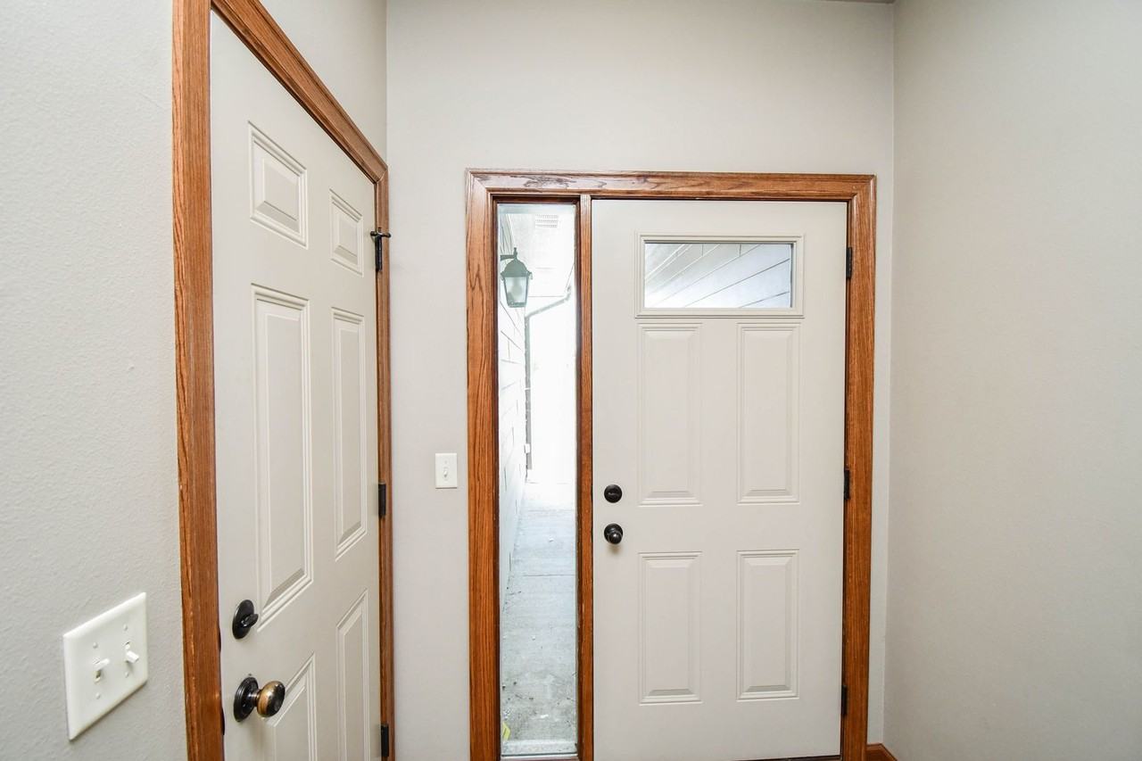 8413 West 53rd Street - Photo 4 of 44