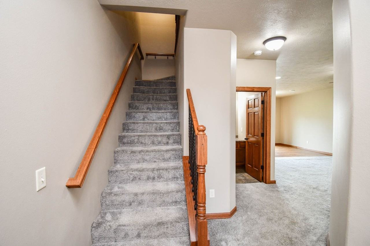 8413 West 53rd Street - Photo 5 of 44