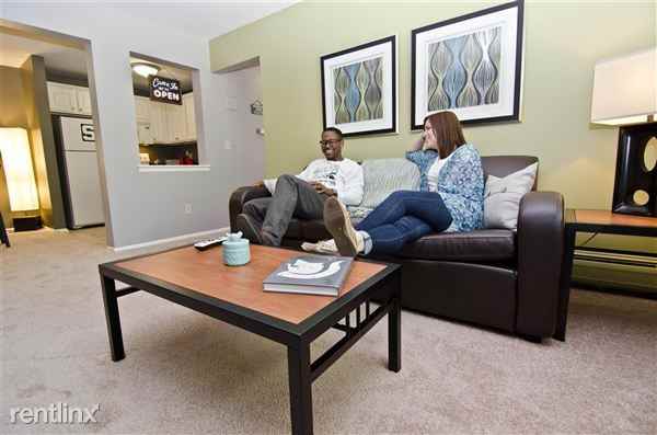 Capitol Villa Apartments - Photo 2 of 10