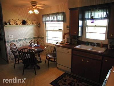 3232 S Park St - Photo 3 of 17